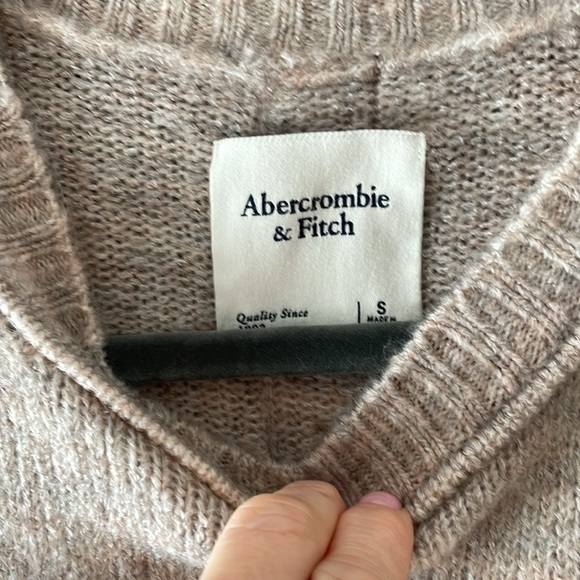 NWT, Abercrombie, and Fitch, pink and gray sweater size small - Picture 2 of 5